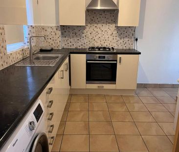 3 bedroom flat to rent - Photo 5