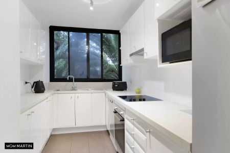 MGM MARTIN - SPACIOUS TWO BEDROOM APARTMENT - Photo 5