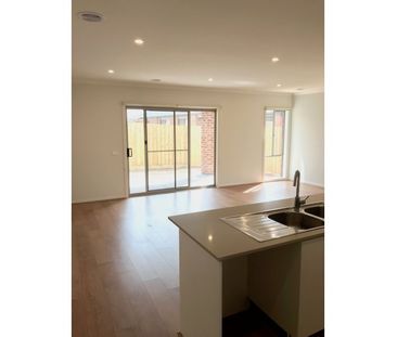 26 Cassava Street, Armstrong Creek VIC 3217 - House For Rent | Domain - Photo 2