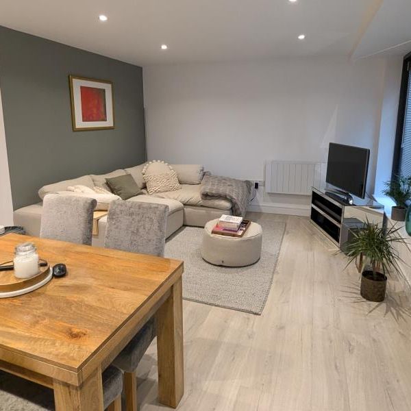 Guildford Road, Woking, Surrey, GU22 - Photo 1