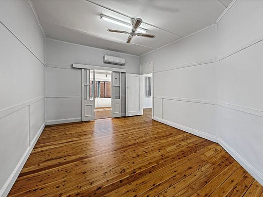 4 Bedroom Home Including Water - Photo 1