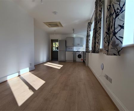 Flat 12 Coppingford Hall, Coppingford Road, Sawtry, Huntingdon - Photo 2