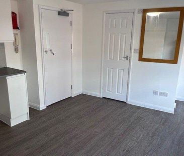 Studio to rent - Photo 6