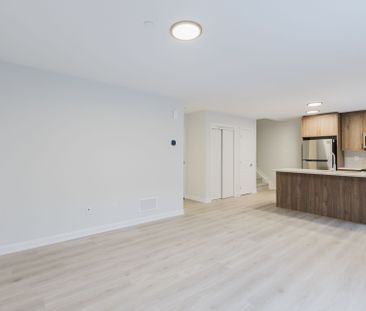 For Lease - 401 Glenroy Gilbert Drive Unit# 14, Barrhaven, Ontario - Photo 1