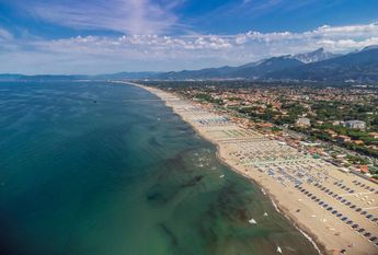 via carlo del prete, Forte dei Marmi, Tuscany 55042