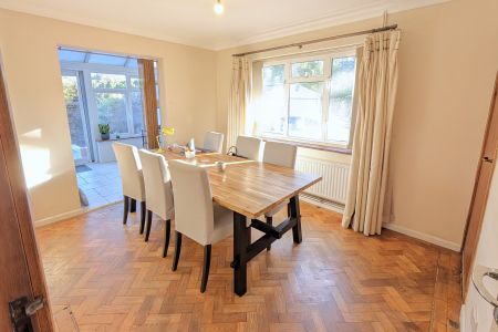 Pond Road, Woking, GU22 - Photo 2