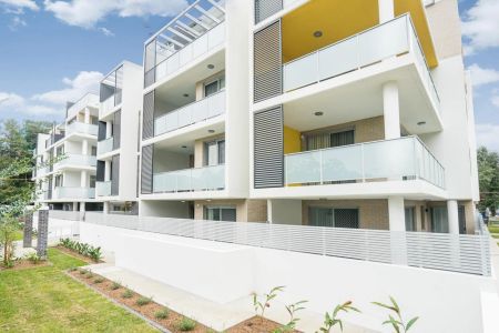 Modern 2 bedroom apartment close to Waitara station - Photo 3