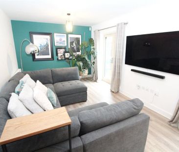 4 bedroom detached house to rent - Photo 2