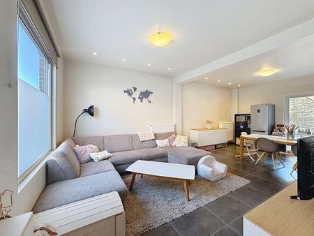 Instapklare stadswoning met 3 ruime slpk en zonnig terras! - Photo 2