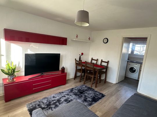 1 Bed Flat, Queen Mary Road, S2 - Photo 1