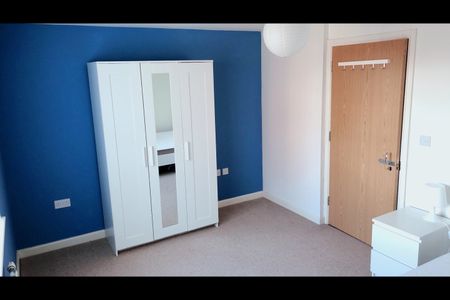 Room in a Shared House, Cotton Close, CR4 - Photo 2