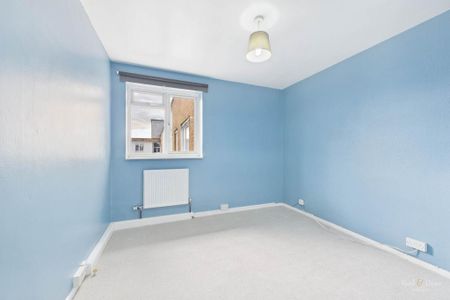 3 bedroom flat to rent - Photo 3