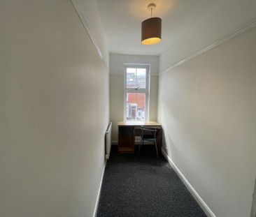 4 bedroom terraced house to rent - Photo 2