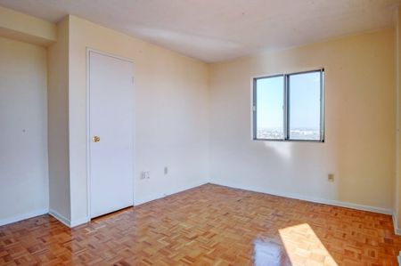 Forest Manor - Photo 5