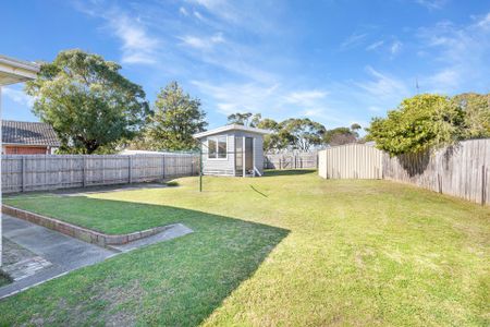 10 Honeysuckle Street Frankston North VIC - Photo 3