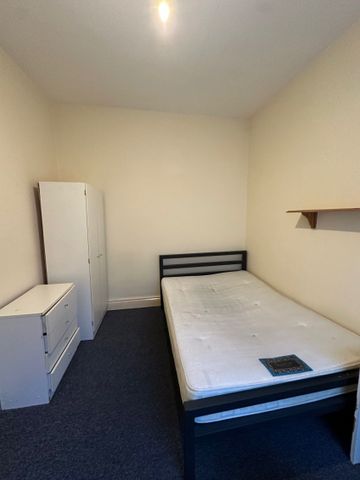 Heald Place Rusholme Manchester - Photo 3