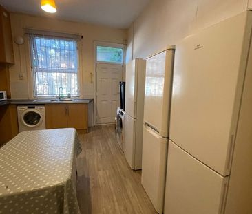 Room in a Shared House, Hyde Park Road, LS6 - Photo 6