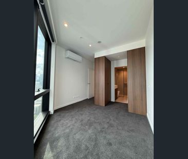 Luxury Living 21st floor - Photo 2