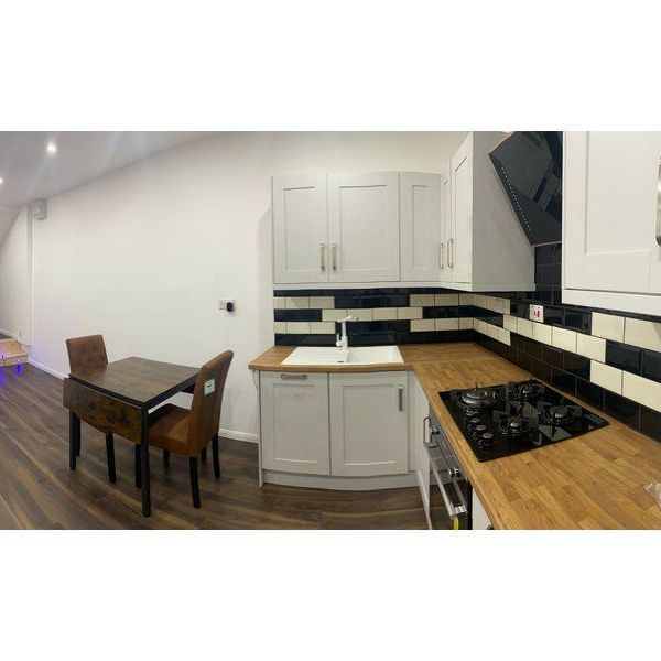1 bedroom flat to rent - Photo 1
