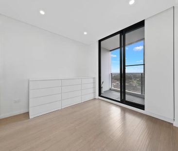 “Oversized two bedder with three balconies” - Photo 4