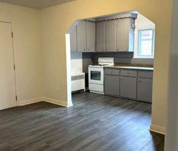 For Lease - 187 Bradley Avenue Unit# 3, Vanier and Kingsview Park, ... - Photo 4