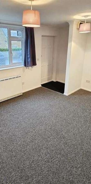 Flat High Streetirthlingboroughnorthants, NN9 - Photo 1