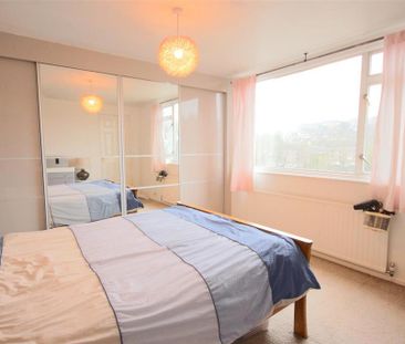 4 bedroom semi-detached house to rent - Photo 4