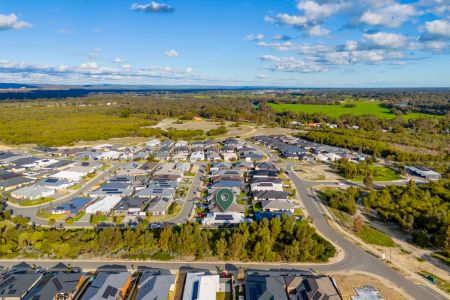 Beautifully Presented Family Home - Photo 2