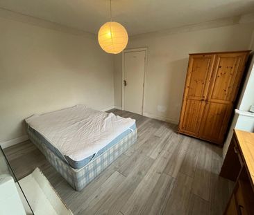 4 bedroom terraced house to rent - Photo 4