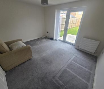 2 bedroom terraced house to rent - Photo 1