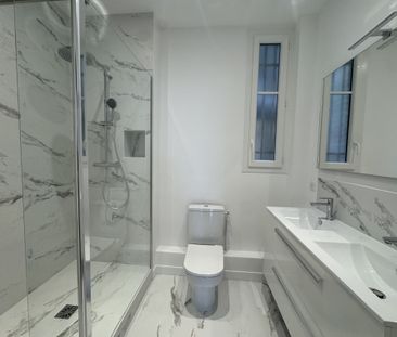 Location Appartement 5 pièces 112m² PARIS 16ème - Photo 4