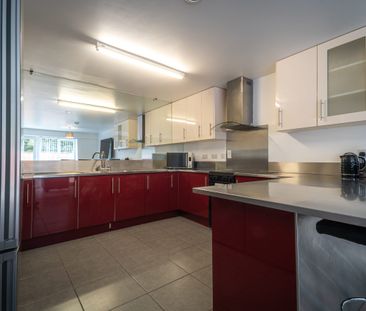 Room 9 Available, Riverside En Suite, 11 Bedroom House, Willowbank Mews – Student Accommodation Coventry - Photo 5