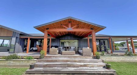 CASTLECLIFF - 4 BEDROOMS - Photo 4