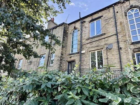 Huddersfield Road, Holmfirth, HD9 - Photo 1