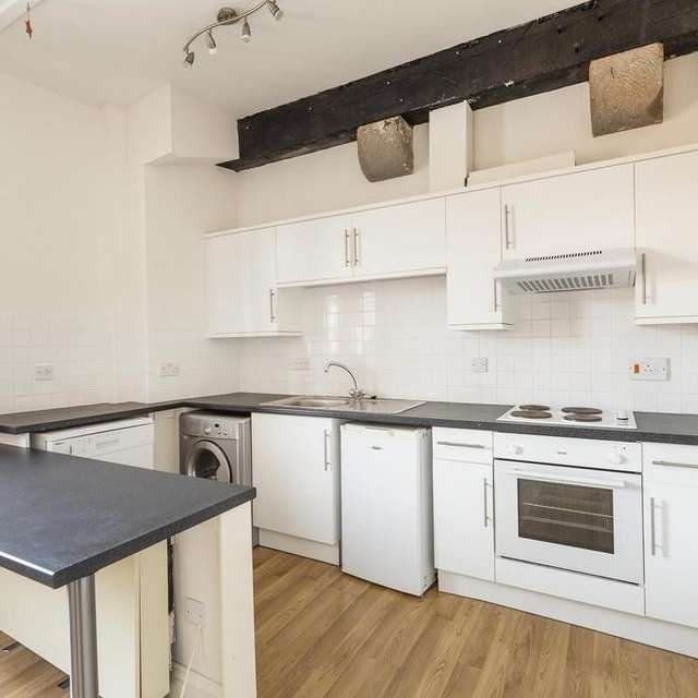 2 bedroom flat to rent - Photo 1