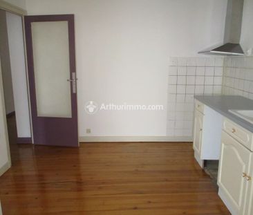 Location Appartement 3 pièces 78 m2 à Saint-Jean-d'Angély - Photo 4