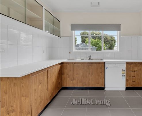 31 Myrtle Grove, Altona - Photo 1