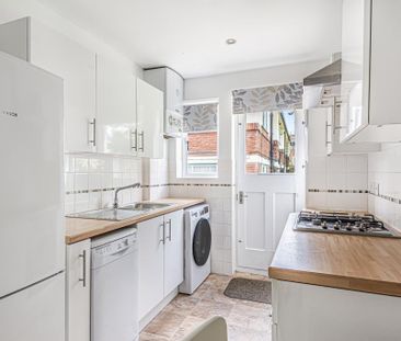 2 bedroom maisonette to rent - Photo 6