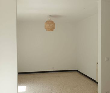 Location appartement 4 pièces 71.56 m² à Toulon (83100) - Photo 2