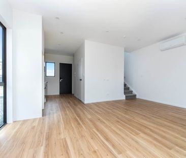 30 Rana Road, Flat Bush, Auckland - Photo 2