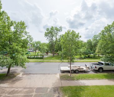 Diplomat Manor - Photo 6