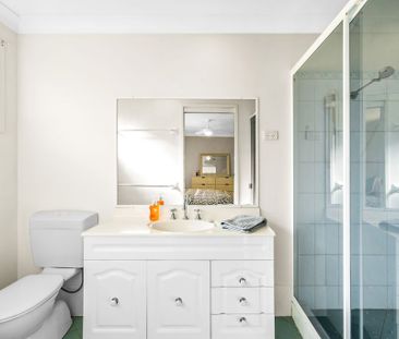 3 Tarcoola Close, Belmont North - Photo 2