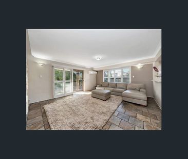 Townhouse Living with City Convenience – Walk to Everything at Holl... - Photo 2