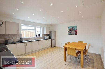 Vicarage Avenue, Sawston - Photo 5