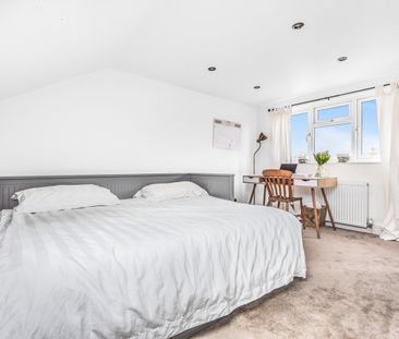 2 Bed Maisonette, Surrey Road, SE15 - Photo 2