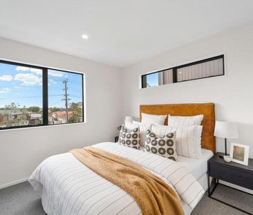 Stunning Two-Bedroom Townhouse for Rent in ... - Photo 2