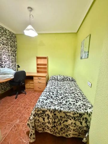 Jaén - Photo 3