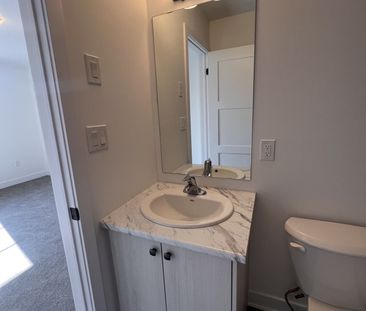 For Lease - 9 Wagon Lane, Barrie, Ontario - Photo 5