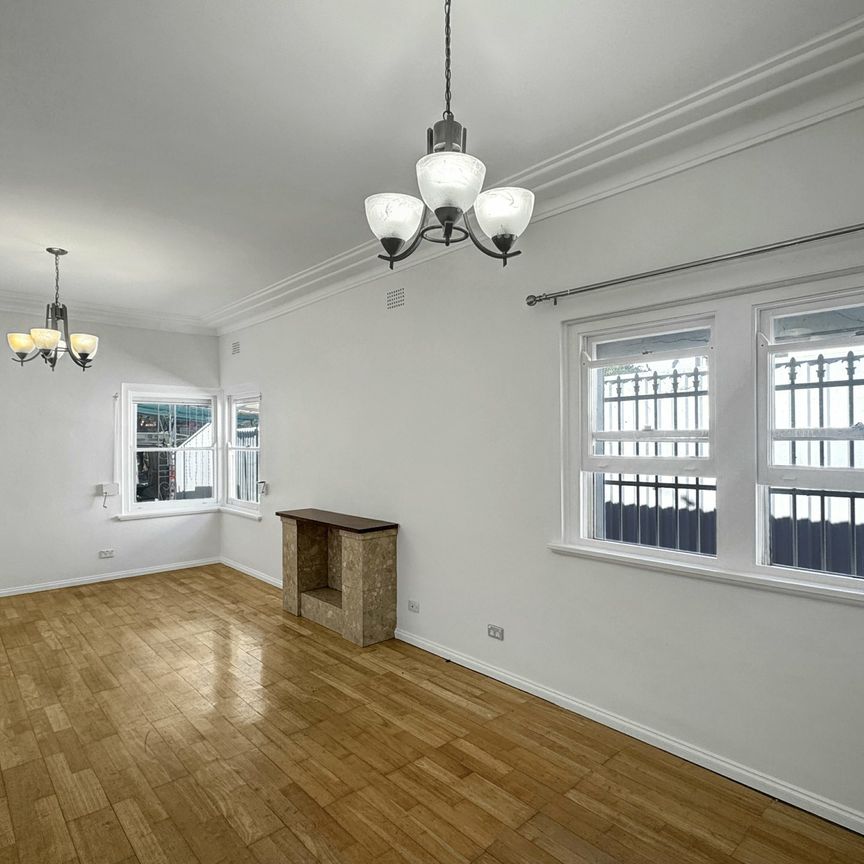 Spacious 3 Bedroom Family Home! - Photo 1