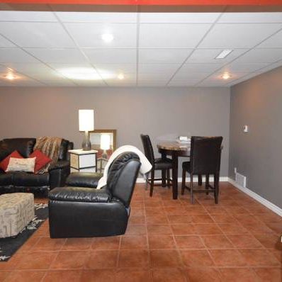 FANTASTIC 1-BEDROOM + DEN NEAR SHERWAY GARDENS - Photo 4